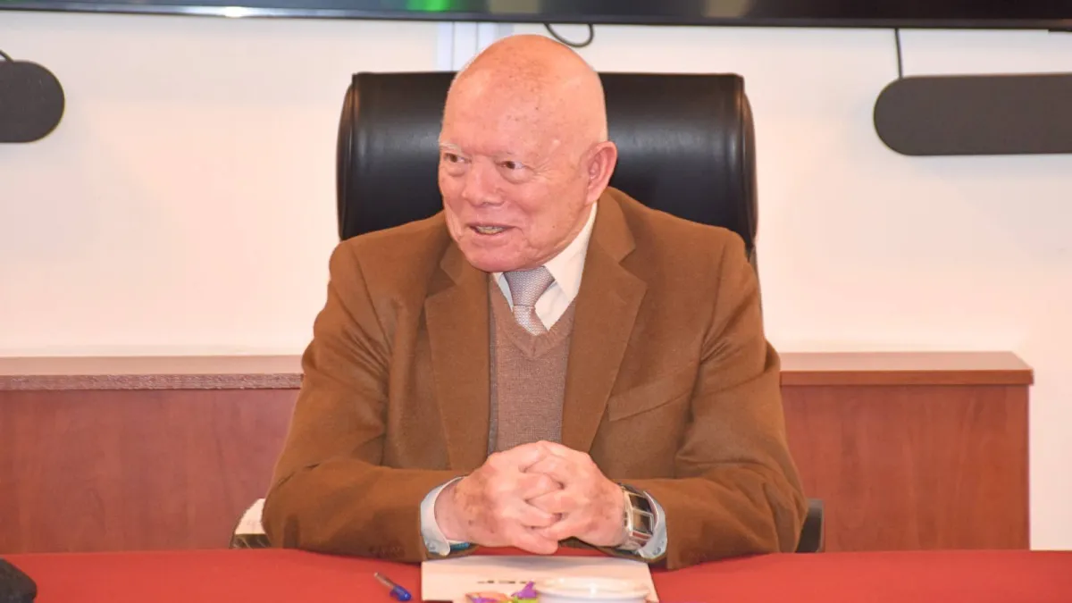 Oscar Hassenteufel pide licencia de tres días por baja médica; descartan que haya renunciado al cargo