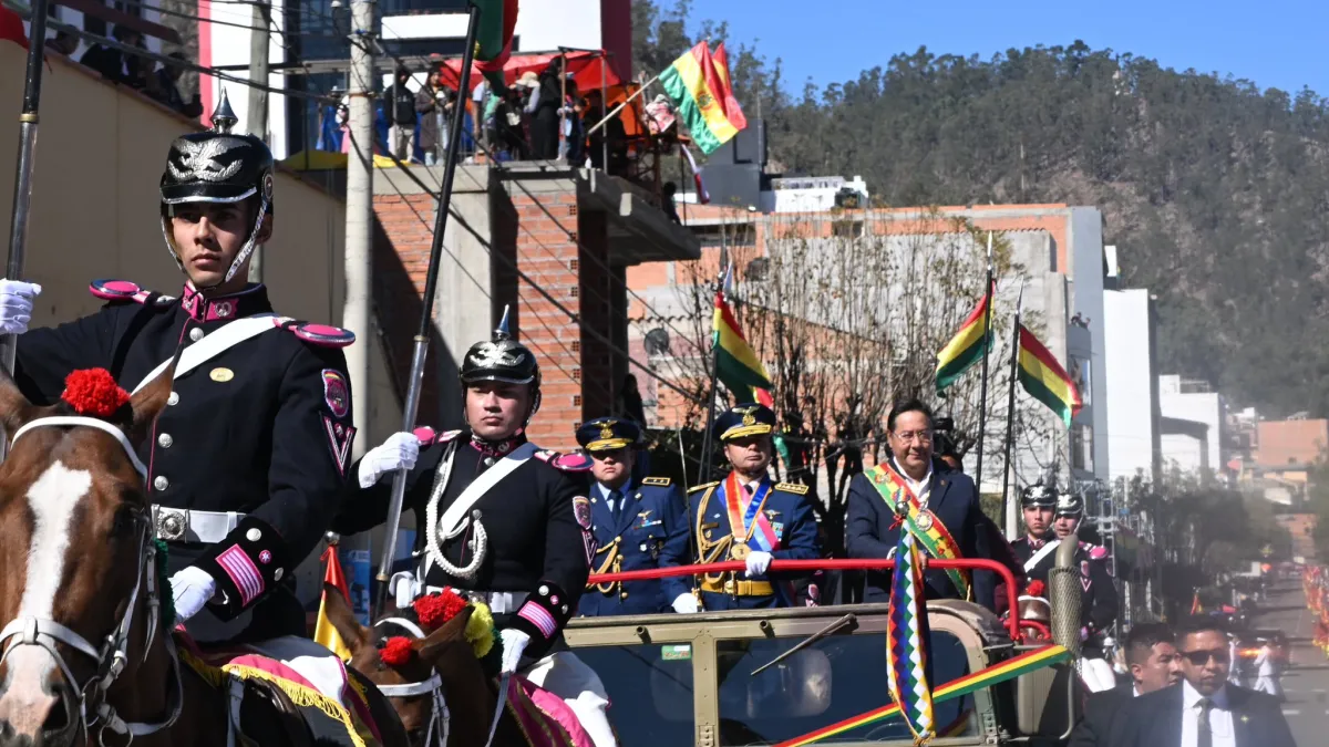 Arce plantea a las FFAA asumir una nueva política de defensa del país con una visión hacia 2050