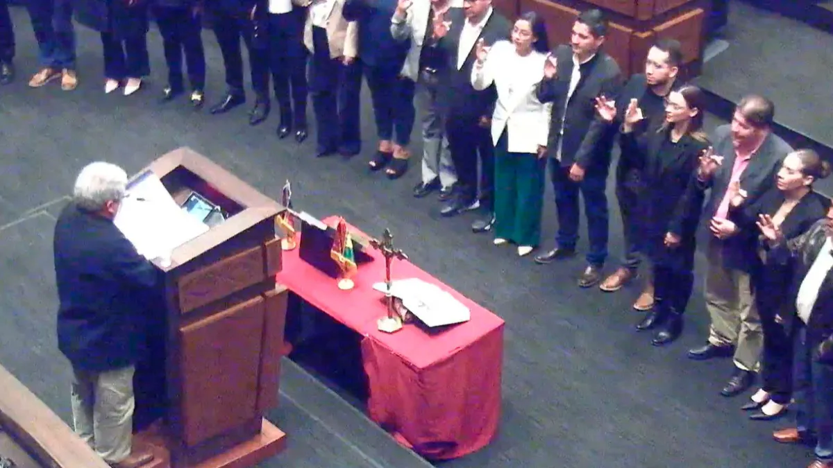 Reponen el crucifijo y la Biblia para tomar el juramento de los diputados