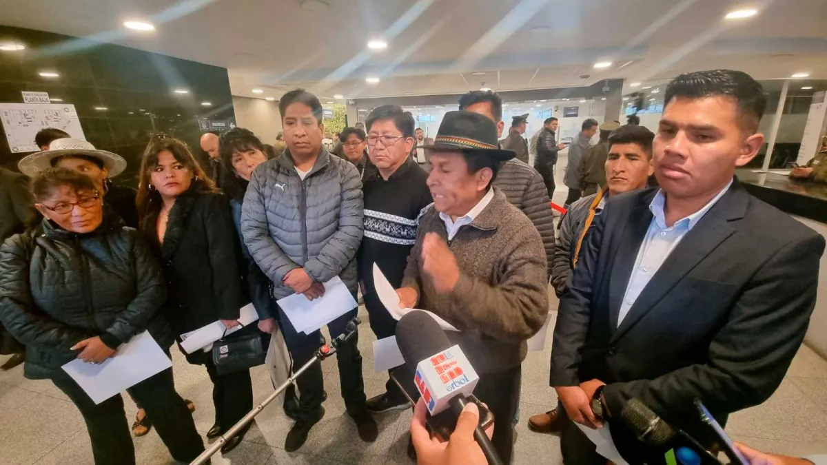 Bancada ‘larista’ denuncia ‘golpe a la Vicepresidencia’ y reprocha a Rodrigo Paz
