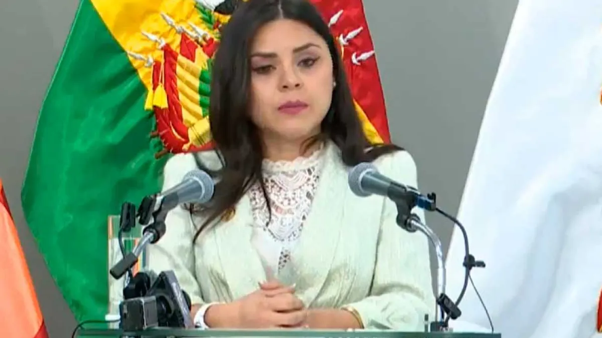 Vocera sobre Lara: ‘De 14 días de gestión, seis el Vicepresidente estuvo fuera’