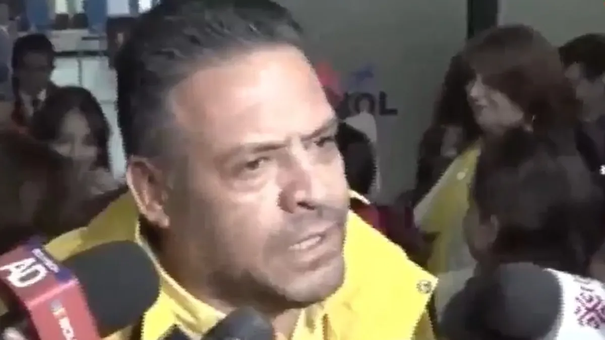 ‘Estamos volviendo con las manos limpias’, dice el exalcalde Luis Revilla tras su arribo a La Paz